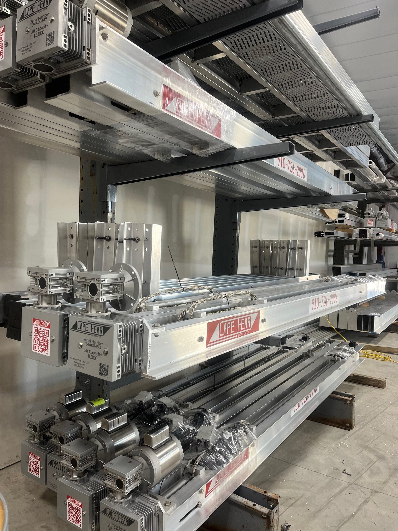 Distinguishing Features on CFBL Boat Lifts